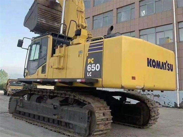 Pelle Komatsu PC650-8 d'occasion