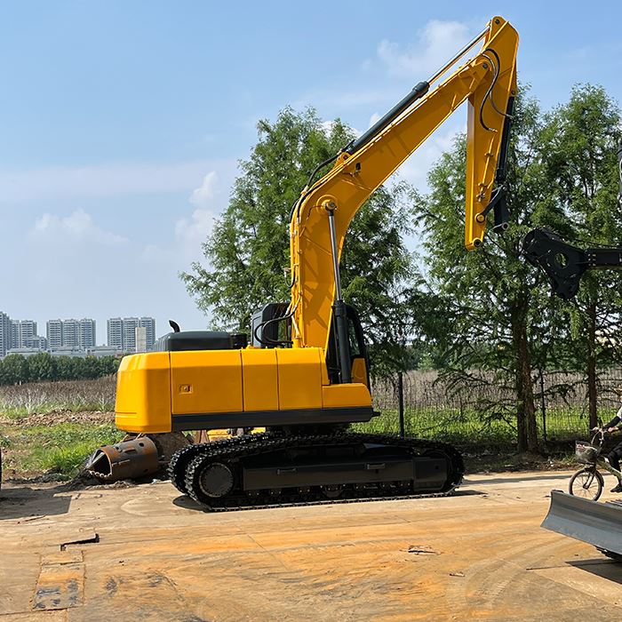 Excavatrice compacte à usage intensif