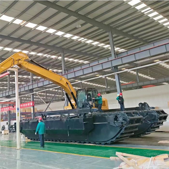 Excavatrice amphibie grande