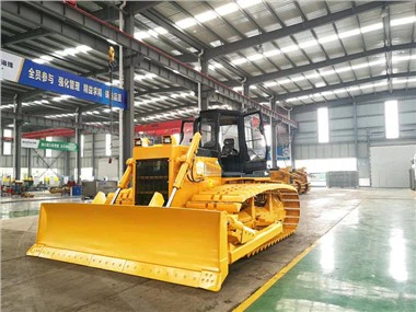 Grand bouteur de terre sèche